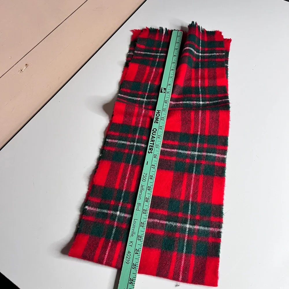 Lochcarron of Scotland Red Green Tartan Plaid New Wool‎ Scarf Made in Scotland
